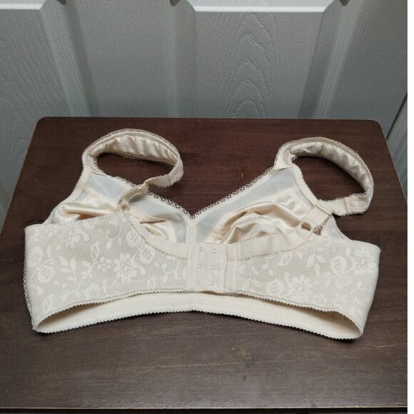 Lot of 2 Playtex Size 36C Beige 18 Hour Ultimate Shoulder Comfort Wireless Bra - Picture 6 of 10